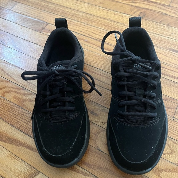 CROCS Women's Black Nonslip Sneakers 7 - Picture 1 of 5